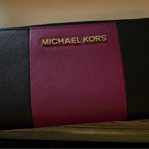 New Authentic Michael Kors Wallet